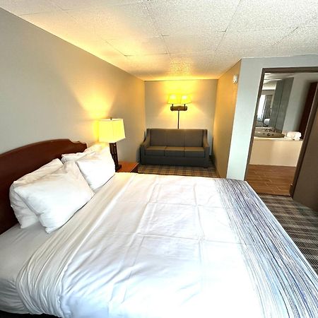 Americinn & Suites By Wyndham Baraboo Event Center Eksteriør bilde