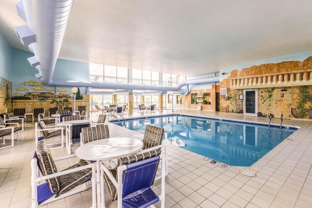 Americinn & Suites By Wyndham Baraboo Event Center Eksteriør bilde