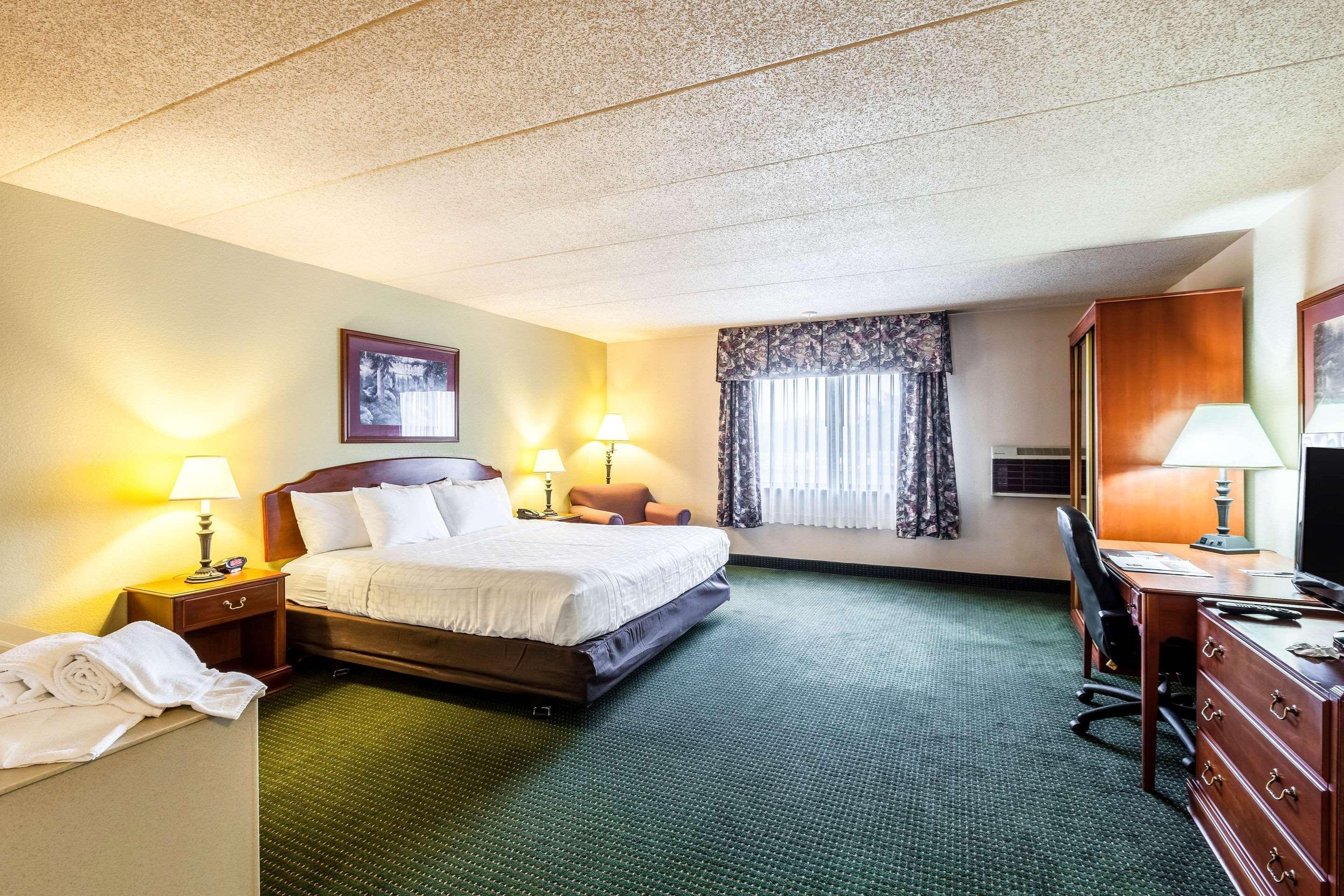 Americinn & Suites By Wyndham Baraboo Event Center Eksteriør bilde