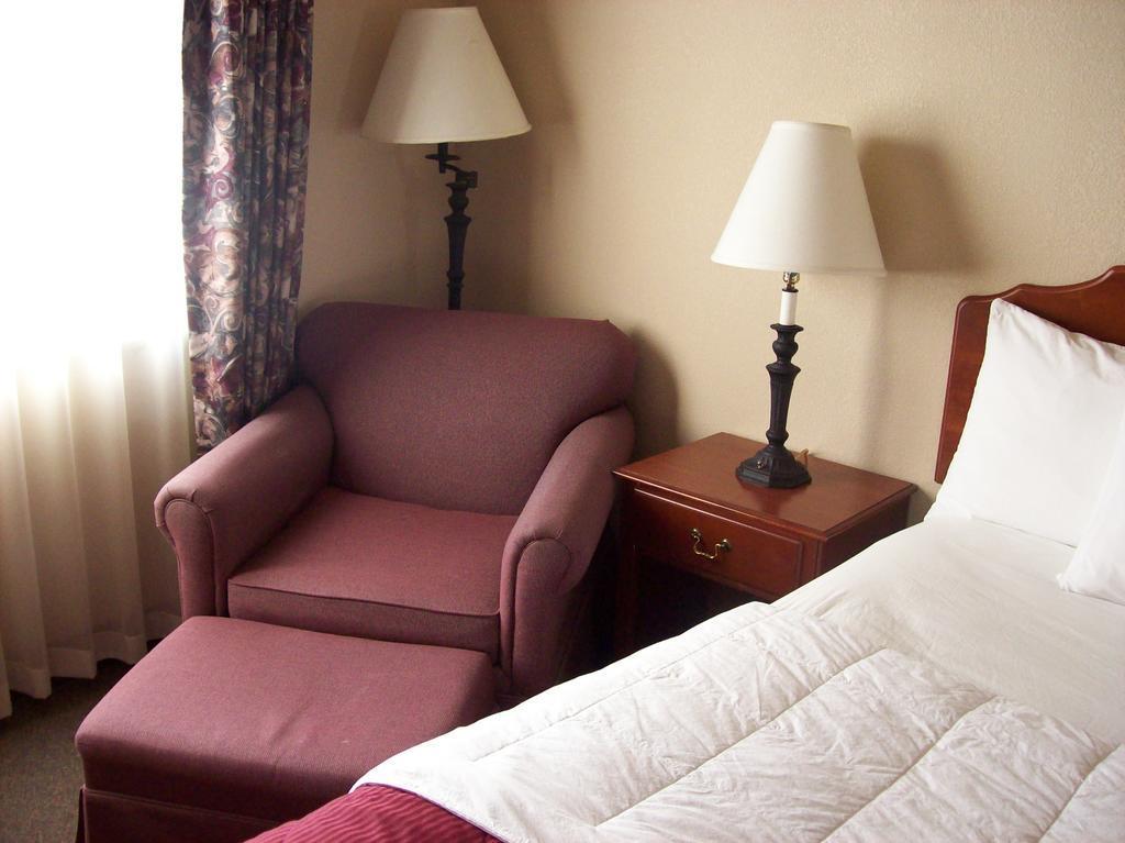 Americinn & Suites By Wyndham Baraboo Event Center Eksteriør bilde