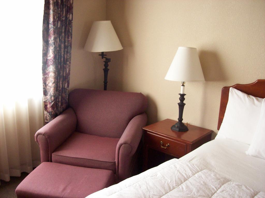 Americinn & Suites By Wyndham Baraboo Event Center Eksteriør bilde