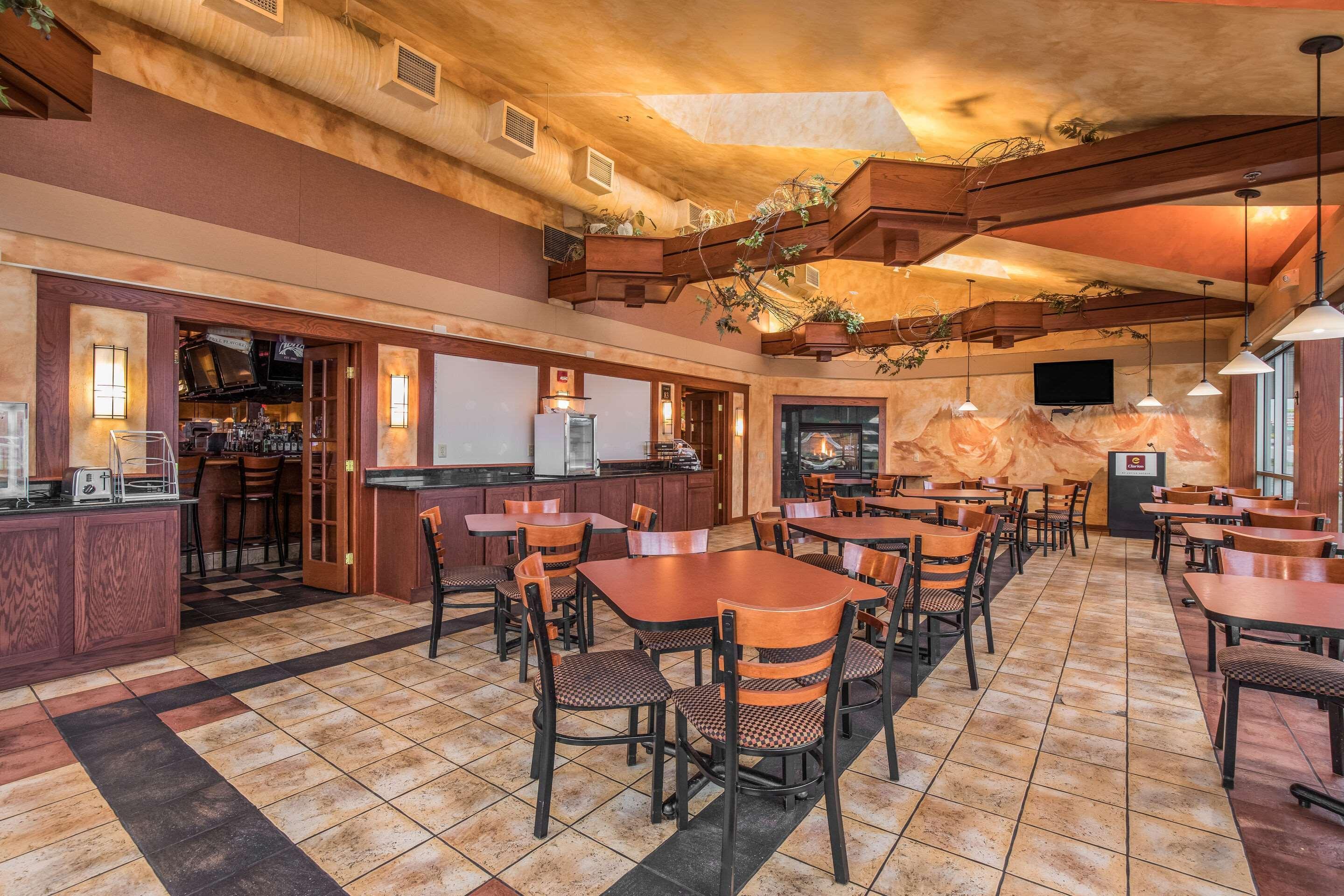 Americinn & Suites By Wyndham Baraboo Event Center Eksteriør bilde