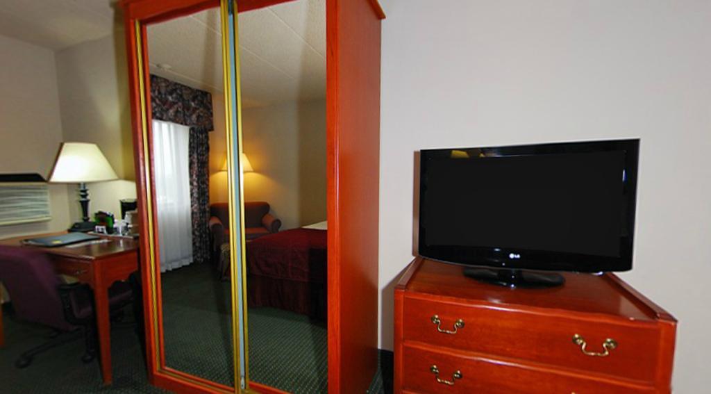 Americinn & Suites By Wyndham Baraboo Event Center Eksteriør bilde