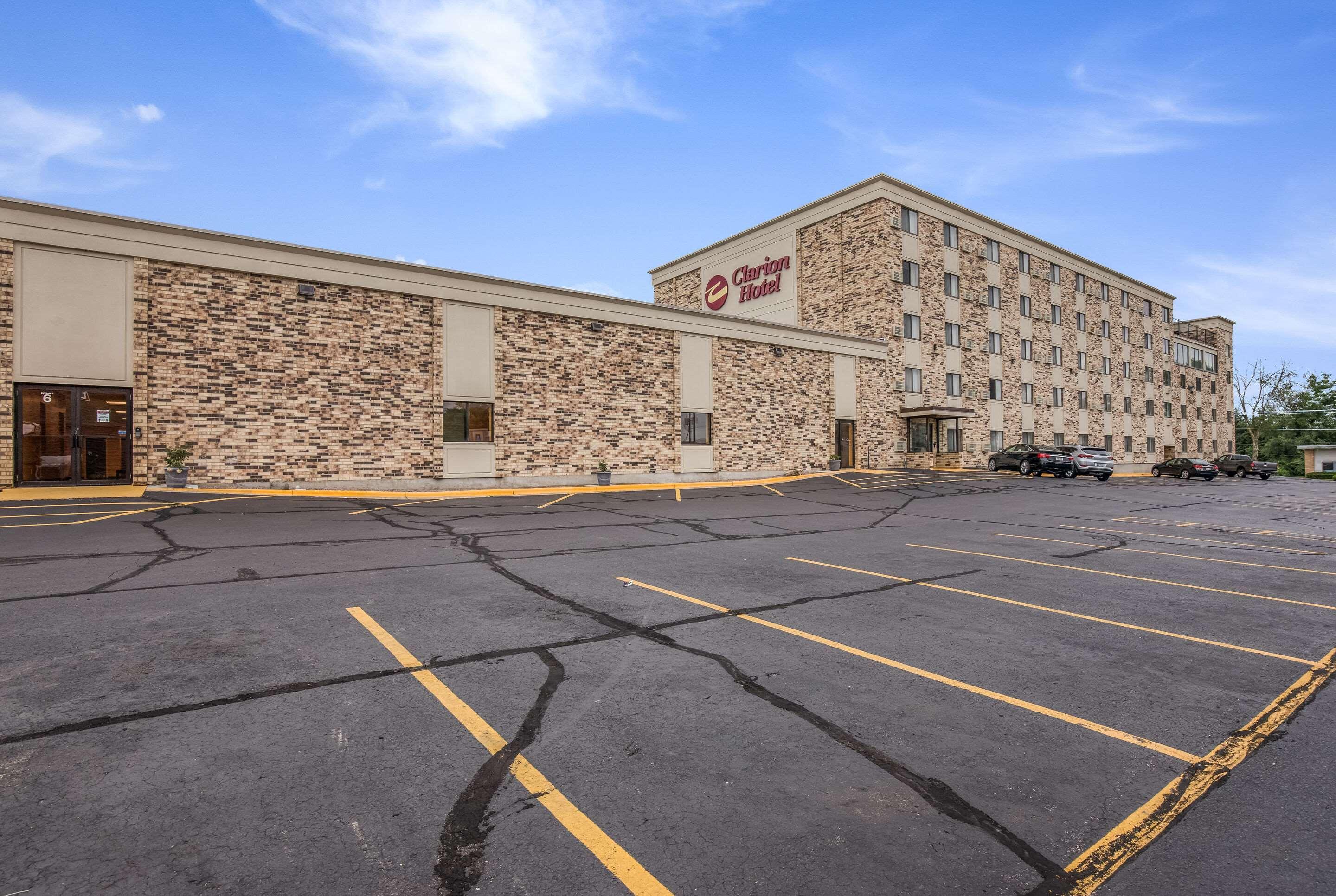 Americinn & Suites By Wyndham Baraboo Event Center Eksteriør bilde