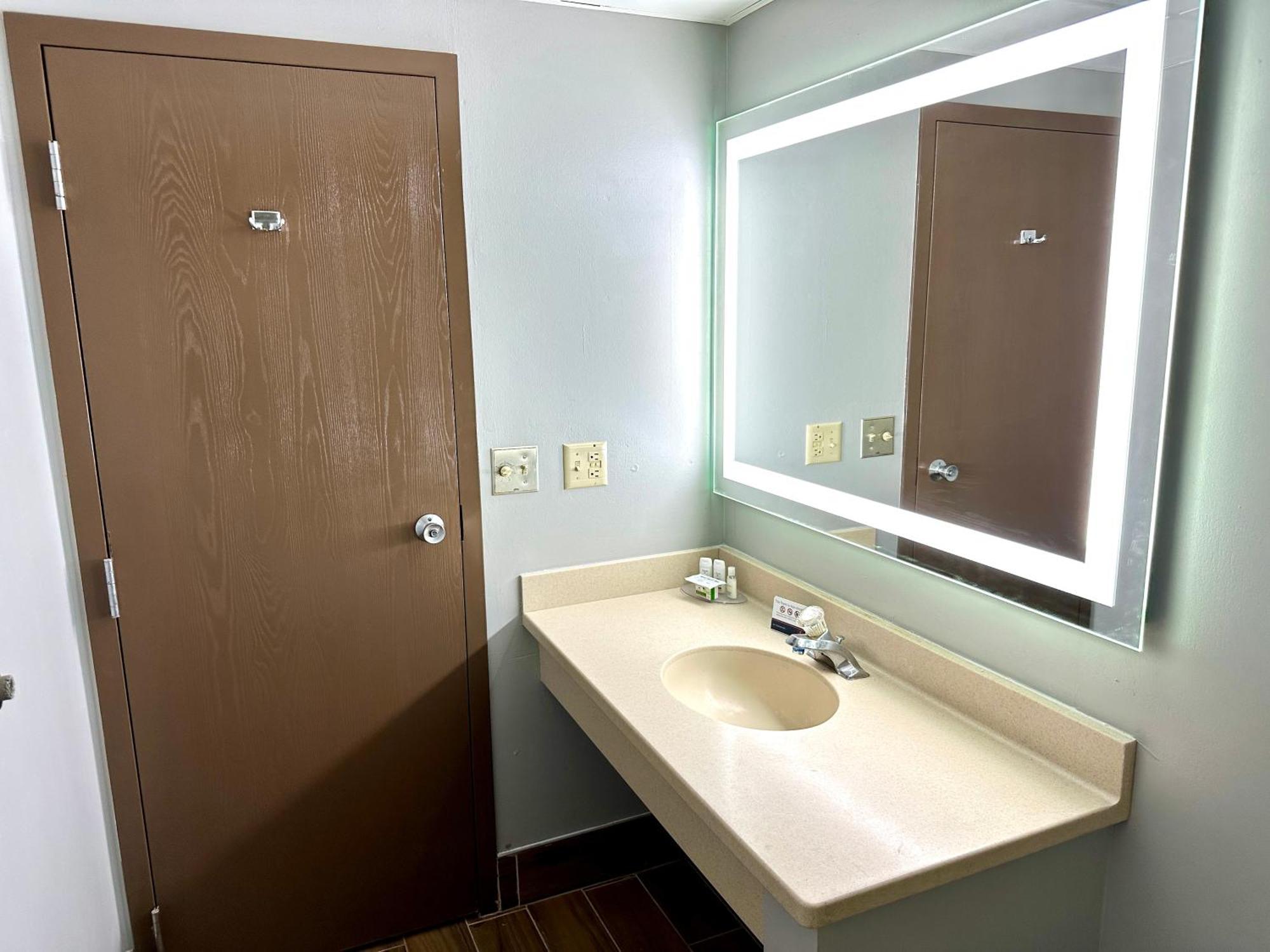 Americinn & Suites By Wyndham Baraboo Event Center Eksteriør bilde