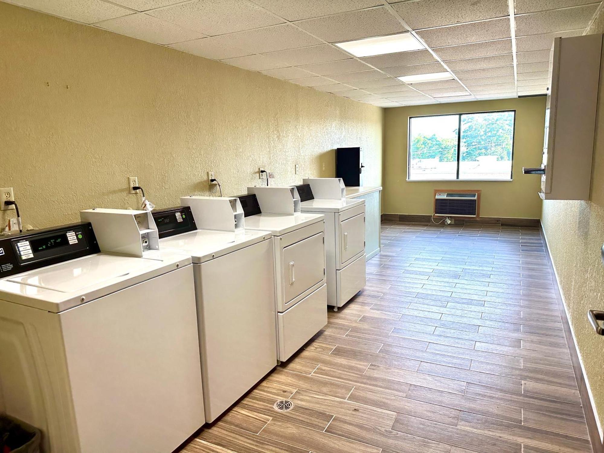 Americinn & Suites By Wyndham Baraboo Event Center Eksteriør bilde