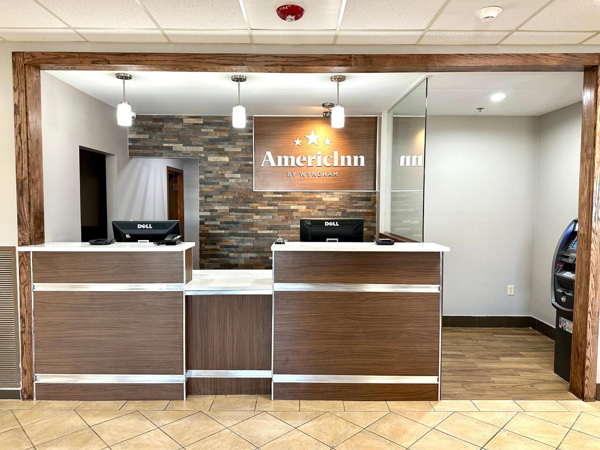 Americinn & Suites By Wyndham Baraboo Event Center Eksteriør bilde